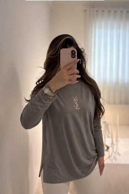 بلوز YSL 🤍 أوڤر سايز
